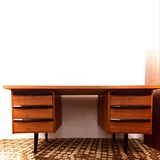 WRITING DESK IN TEAK FROM THE 1960'S